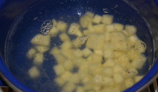 сырный суп из плавленого сыра с колбасой