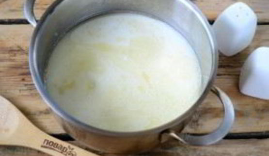 сырный суп с брокколи в булочках