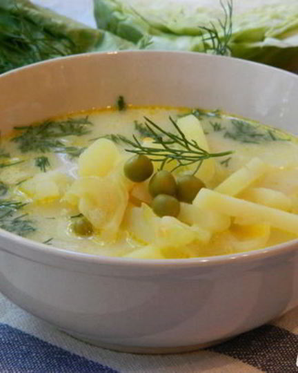 Рецепт сырного супа с горошком и капустой