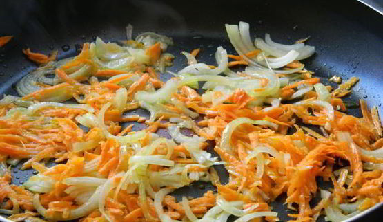 сырный суп с горошком и капустой