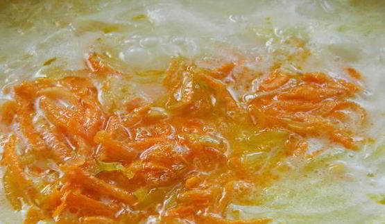 сырный суп с горошком и капустой