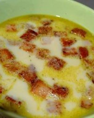 Сырный суп с гренками