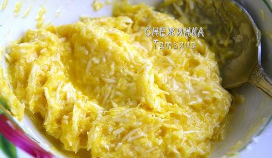 сырный суп с клецками из кабачка и сыра джюгас