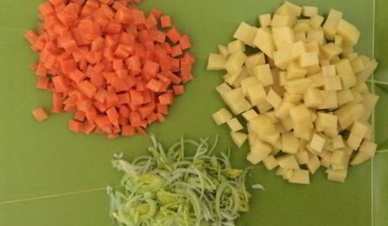 сырный суп с семгой и креветками