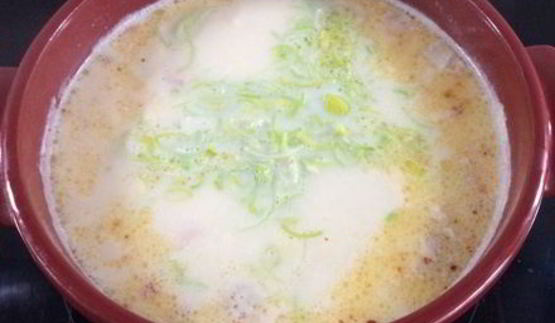 сырный суп с семгой и креветками