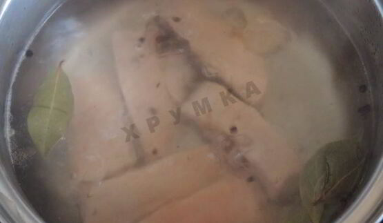 рыбный суп уха из красной рыбы