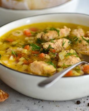 Уха с рыбными клецками