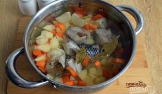 уха в хлебном горшочке