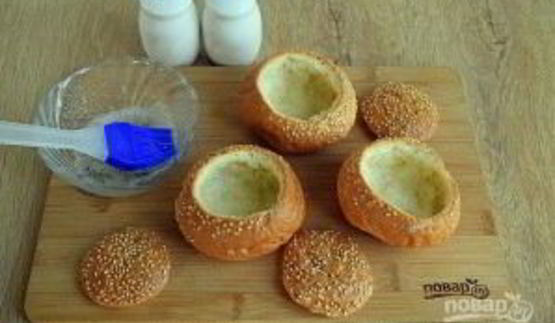 уха в хлебном горшочке