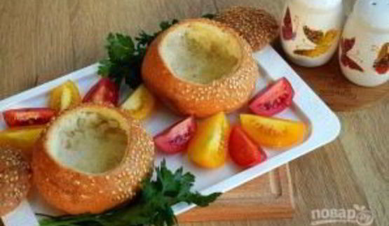 уха в хлебном горшочке