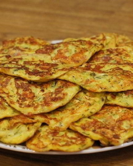Рецепт блинчиков из кабачков с сыром