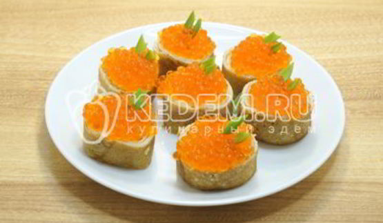 блины с красной икрой