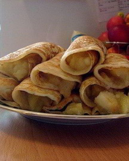 Рецепт блинов с яблоками и изюмом