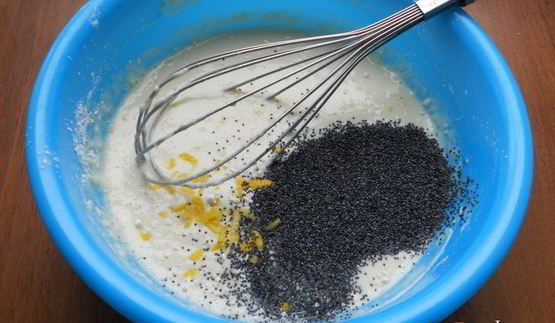 маковые блины с цедрой лимона