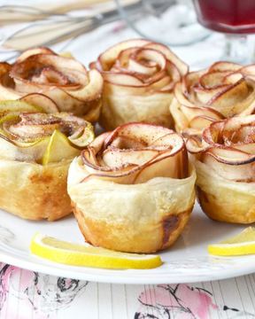 Булочки Розочки с яблоком и корицей