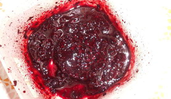 булочки с черничной глазурью