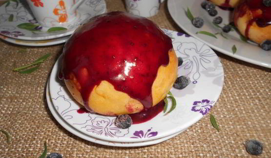 булочки с черничной глазурью