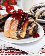 Булочки с маком из слоеного теста