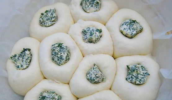 булочки с пряным сливочным маслом