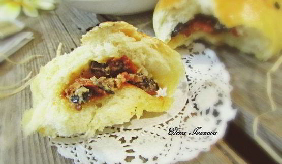 итальянские булочки с томатами и сыром