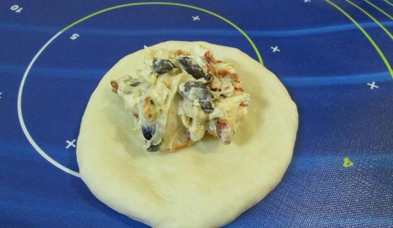 итальянские булочки с томатами и сыром