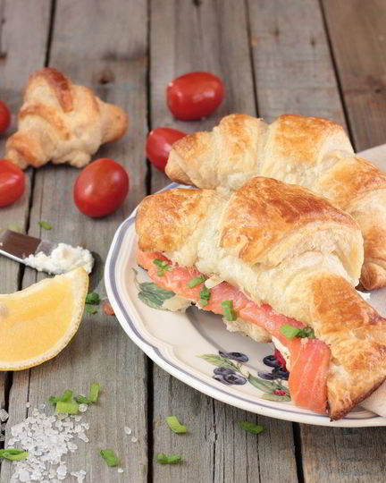 Рецепт круассана с семгой и сливочным сыром