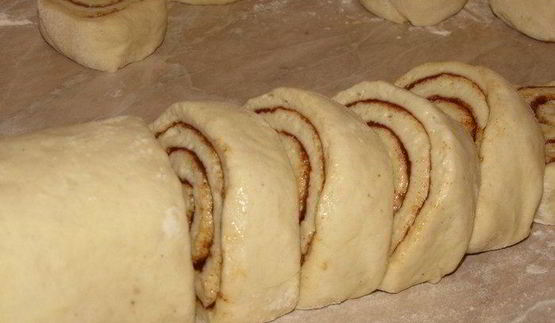 плюшки с корицей