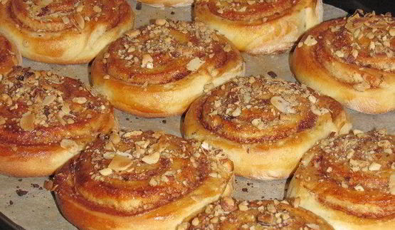 плюшки с корицей