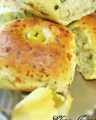 Сырные булочки с укропом и оливками