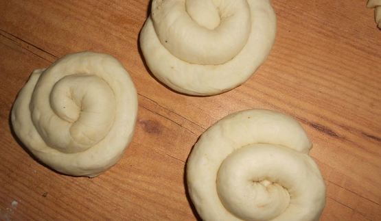 сырные булочки-улитки ассорти