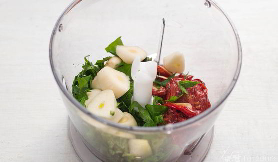 творожные булочки с чесноком и базиликом