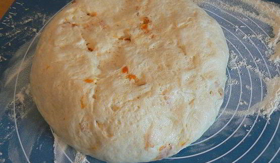 творожные витые булочки с курагой