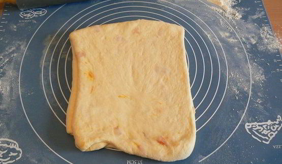 творожные витые булочки с курагой