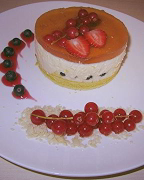 Черничный чизкейк на луковом бисквите и желе из совиньона