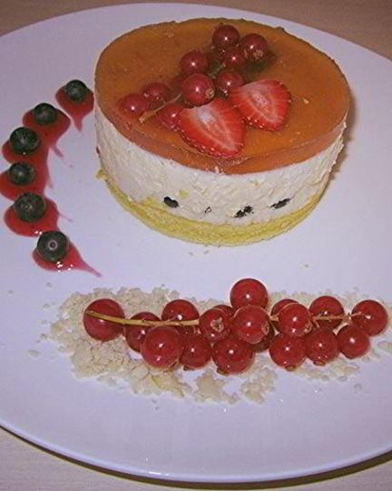 Рецепт черничного чизкейка на луковом бисквите и желе из совиньона