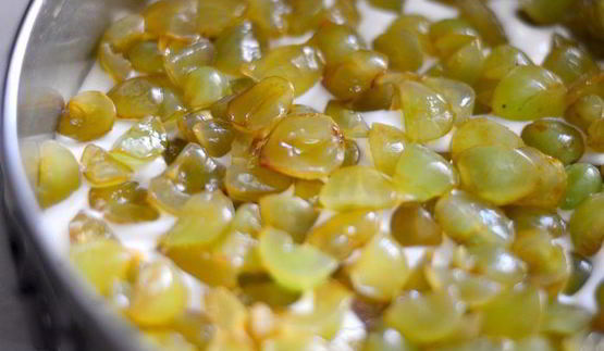 чизкейк с белым вином и виноградом