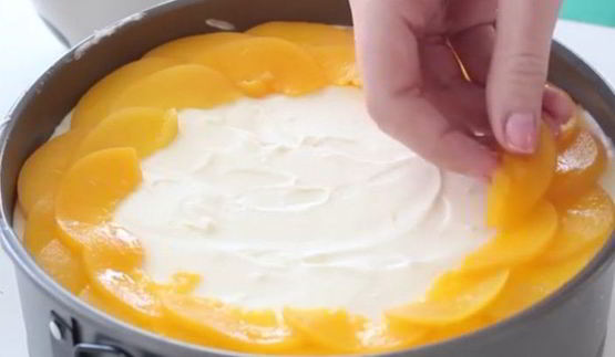 чизкейк с персиками