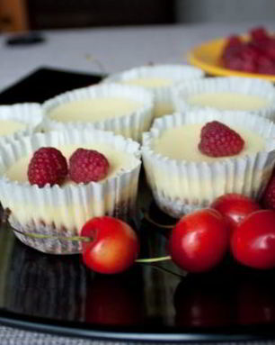 Мини-чизкейки с ягодами