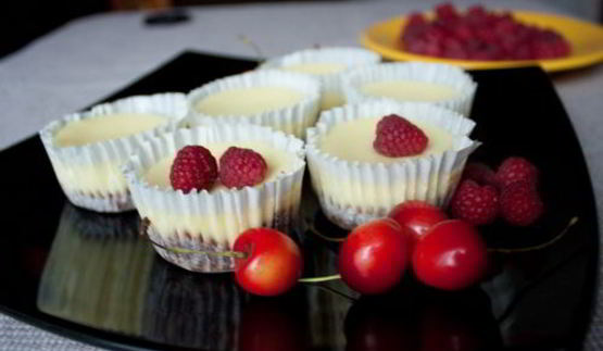 мини-чизкейки с ягодами