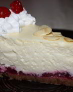 Вишнево-миндальный чизкейк