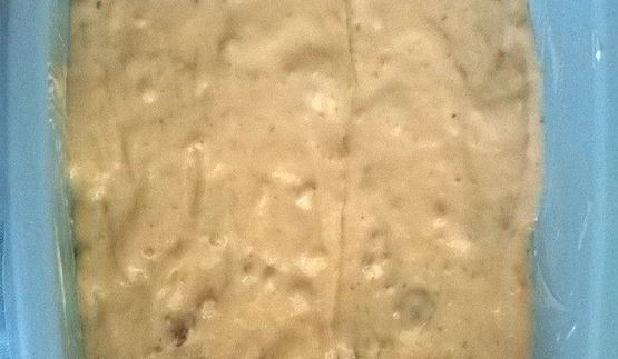 бананово-фисташковый кекс под молочно-маковой глазурью