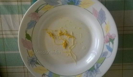 бананово-фисташковый кекс под молочно-маковой глазурью