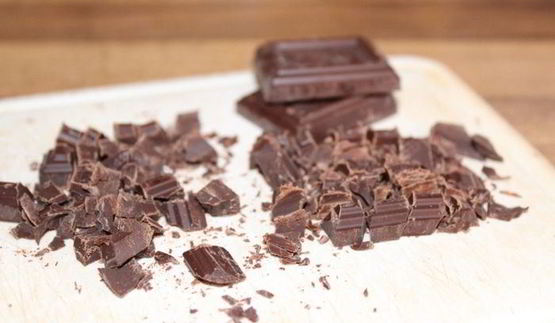 грушевый кекс с шоколадом и фундуком