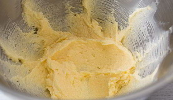 йогуртовые вишневые кексики с шоколадной крошкой