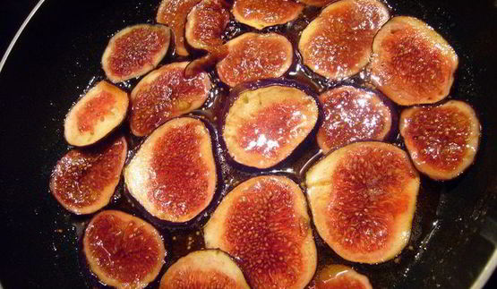 кекс из цельнозерновых хлопьев с хурмой и инжиром мужские забавы