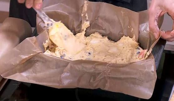 кекс на арахисовом масле с яблоком и шоколадом