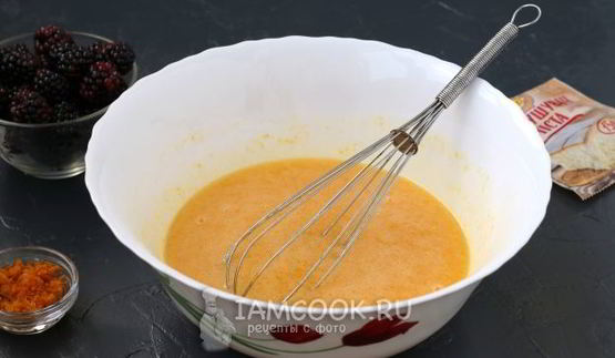 кекс с ежевикой