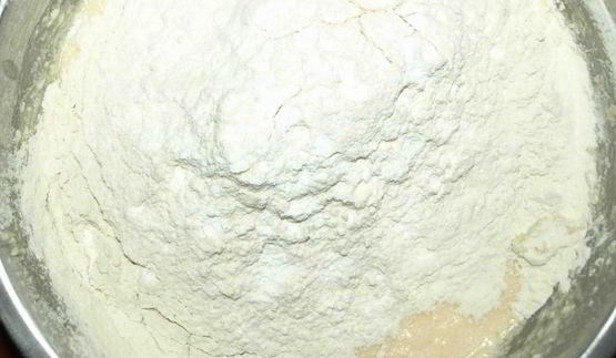 кекс с вяленой вишней на вишневом пиве