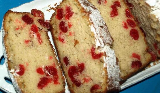 кекс с вяленой вишней на вишневом пиве