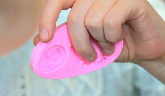 кексы красный бархат с вишневой начинкой